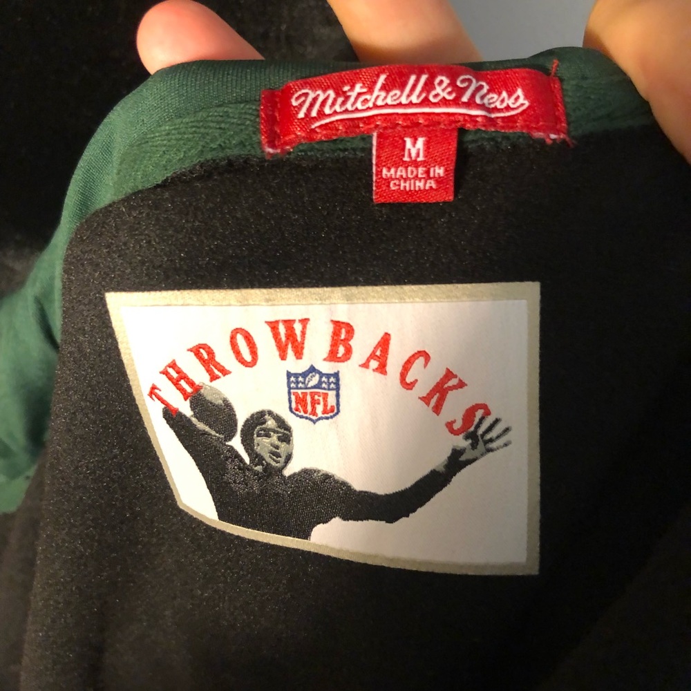 Mitchell & Ness Women’s Greenbay Packers Zip-Up Jacket - Picture 8 of 9